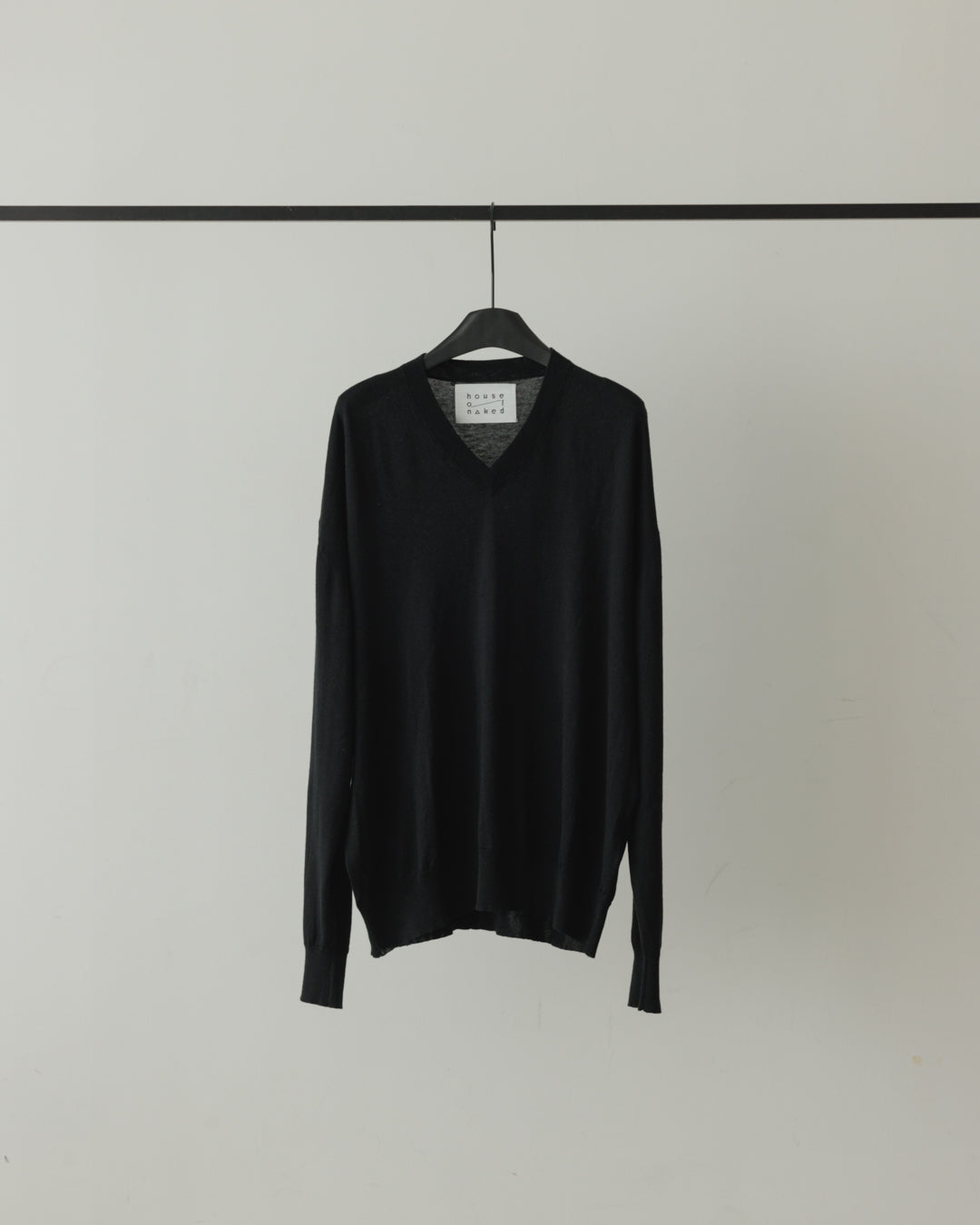【house of naked】SILKxCASHMERE V-NECK CREWNECK KNIT, BLACK