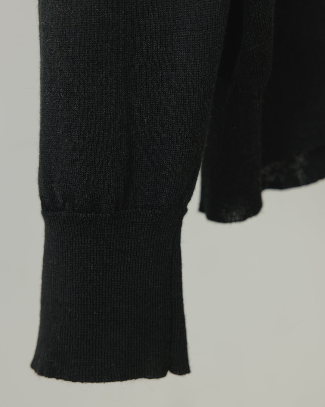 【house of naked】SILKxCASHMERE V-NECK CREWNECK KNIT, BLACK