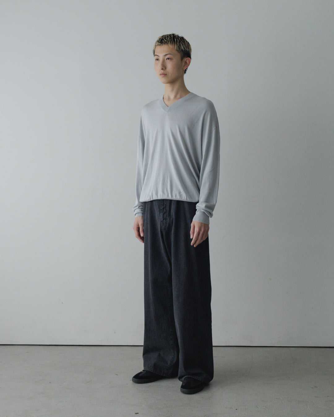 【house of naked】SILKxCASHMERE V-NECK CREWNECK KNIT, LIGHT GRAY
