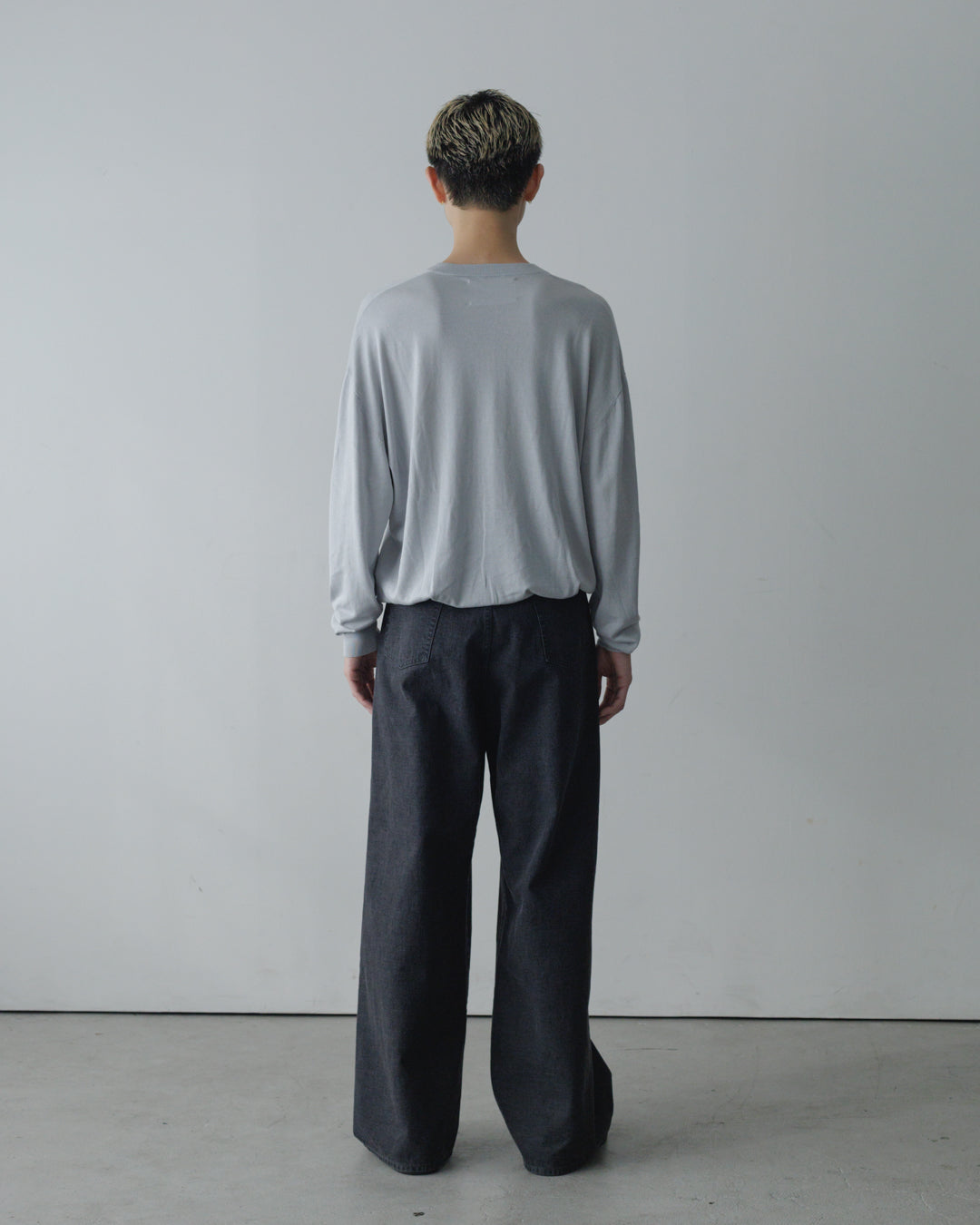 【house of naked】SILKxCASHMERE V-NECK CREWNECK KNIT, LIGHT GRAY