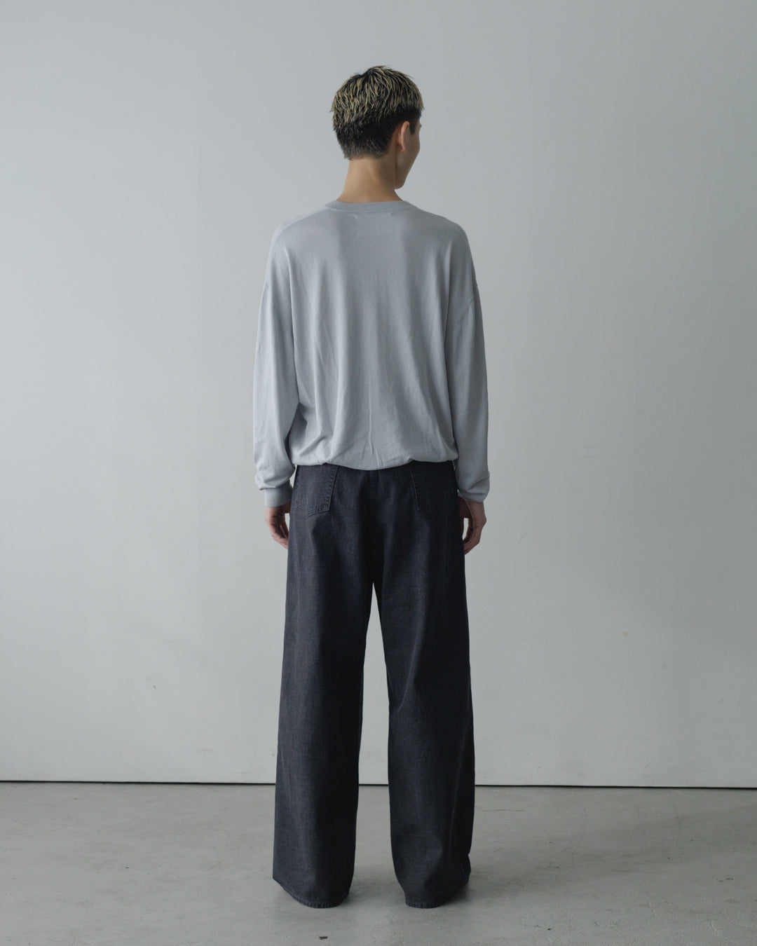 【house of naked】SILKxCASHMERE V-NECK CREWNECK KNIT, LIGHT GRAY