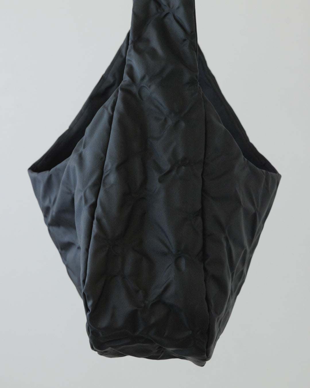 【ryaw】ALL LEAF VEIN BAG, BLACK